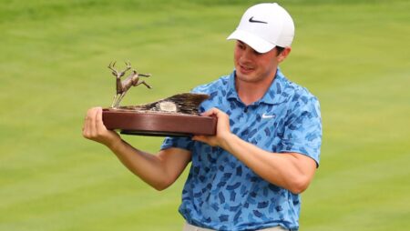 Defending champion Davis Thompson goes for back-to-back at John Deere