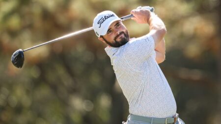 David Perkins of East Peoria wins first tour event