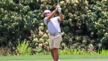 Allin Crouch of Jacksonville fires 64 to take two-shot lead