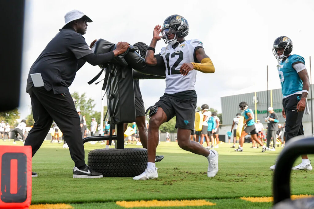 Jaguars’ Travis Hunter says he’ll eventually play both sides in same practice, two-way doubters make him smile