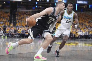 Brook Lopez could see a potential ‘twin towers’ role with Ivica Zubac on Clippers