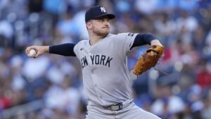 Yankees' Clarke Schmidt leaves game vs. Blue Jays with right forearm tightness