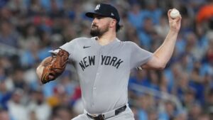 Yankees waste away early lead, allow four sixth-inning runs in 5-4 loss to Blue Jays