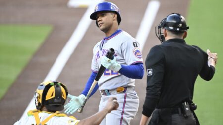 Mets waste four-run lead, snap seven-game winning streak with 7-6 loss to Padres
