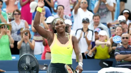 Serena Williams rocks sports bra and fitted leggings in makeup-free workout selfie