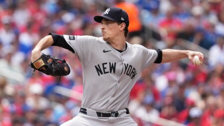 Five-run seventh inning dooms Yankees in 12-5 loss to Blue Jays