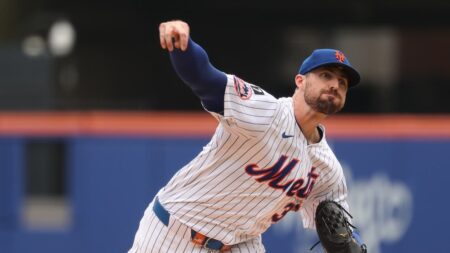 Mets' Carlos Mendoza on pulling Clay Holmes in sixth inning: 'I thought he did his part there'