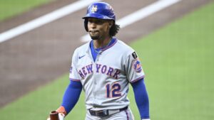 Mets' bats can't deliver, bullpen implodes late in 7-1 loss to Padres