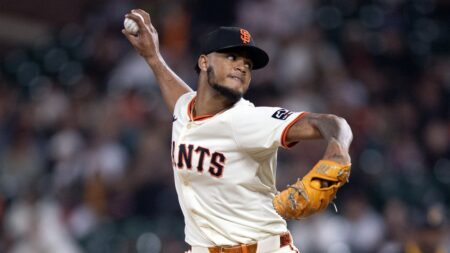 Yankees trading for Giants reliever Camilo Doval