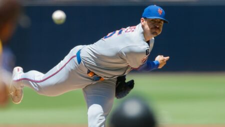 Clay Holmes struggles, offense stymied as Mets fall to Padres, 5-0