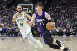 Lakers lose Dorian Finney-Smith, sign Jake LaRavia
