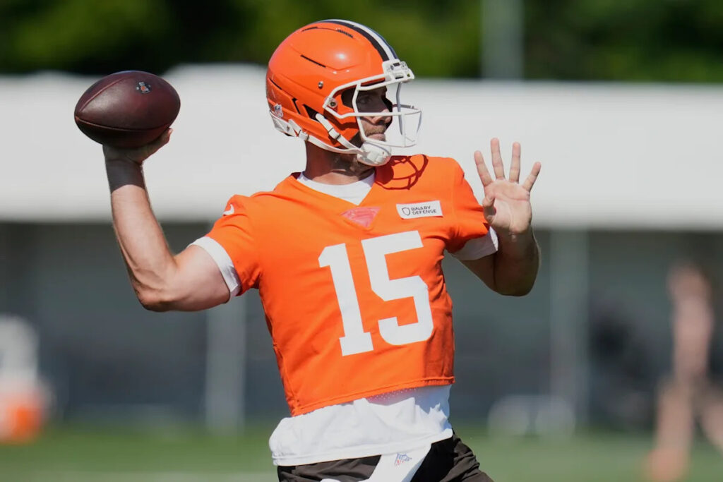 Joe Flacco first up in Browns QB rotation during 2nd camp practice, GM Andrew Berry open to keeping 4-man room