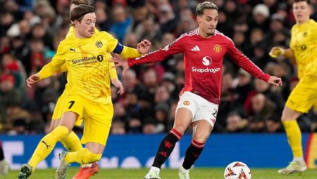 Atletico Madrid “emerging as favourites” to sign Manchester United player