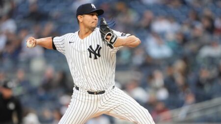 Yankees trading Carlos Carrasco to Braves