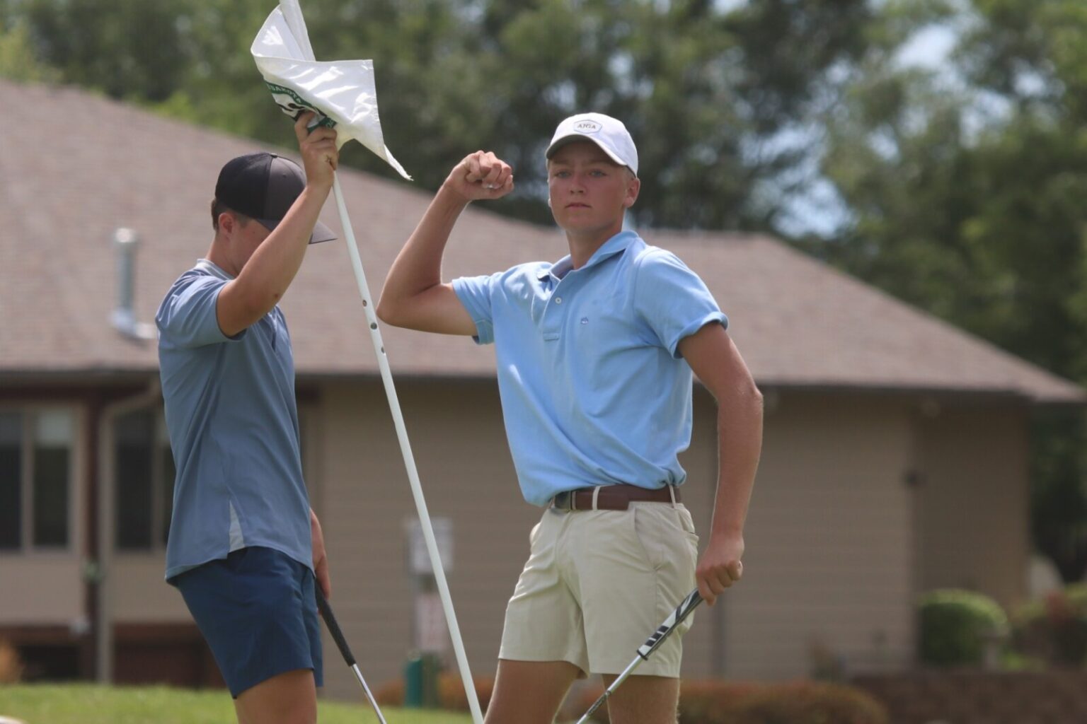 Harrisburg’s Swift, Rapid City’s Horning play steady golf to claim SDGA Junior titles – Mitchell Republic