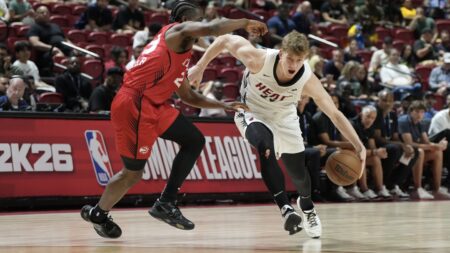 Kasparas Jakučionis bounces back to drop 24 points in Vegas debut