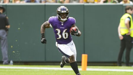 Report: Bucs agree to terms with RB Owen Wright