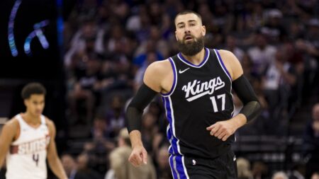 Nuggets reportedly tell Jonan Valanciunas they expect him to honor contract