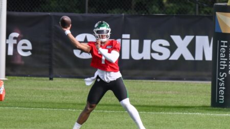 Justin Fields participates in 11-on-11 drills on Monday