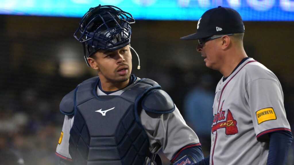He’s back! 41-year-old reliever Jesse Chavez returns again for seventh stint with Braves