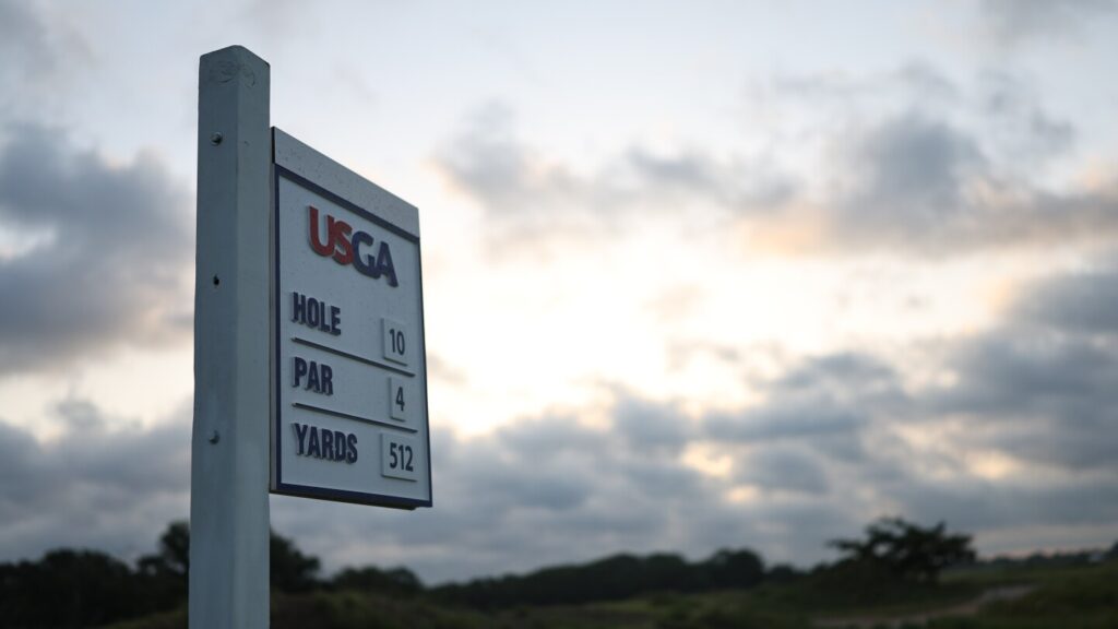 DQ’d from his first U.S. Junior because of a hat, Banks Steele pushes ahead