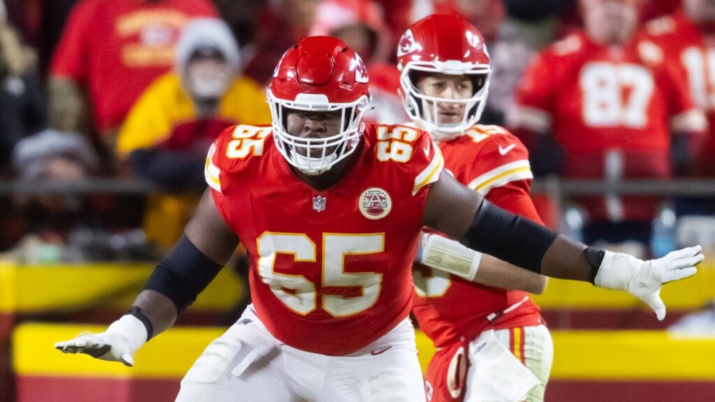 July 15 deadline looms for Trey Smith, Chiefs