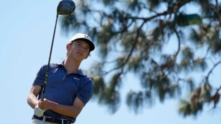 Top-ranked amateur Miles Russell survives upset bid in opening U.S. Junior match