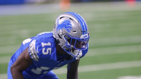 Ennis Rakestraw injures chest in Lions practice