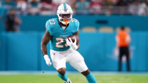 49ers work out RBs Jeff Wilson, D’Ernest Johnson