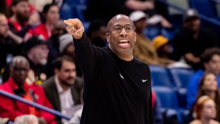 New York Knicks finalizing agreement to make Mike Brown next head coach