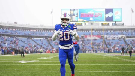 Nyheim Hines agrees to sign with Chargers