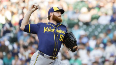 Brandon Woodruff’s gem propels Brewers to 11th straight win, 6-0 over Mariners