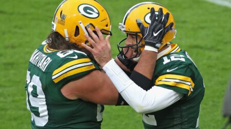 David Bakhtiari pokes fun at Aaron Rodgers’s mystery wedding
