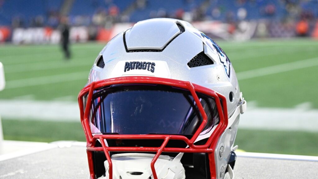 Patriots sign London native David Olajiga