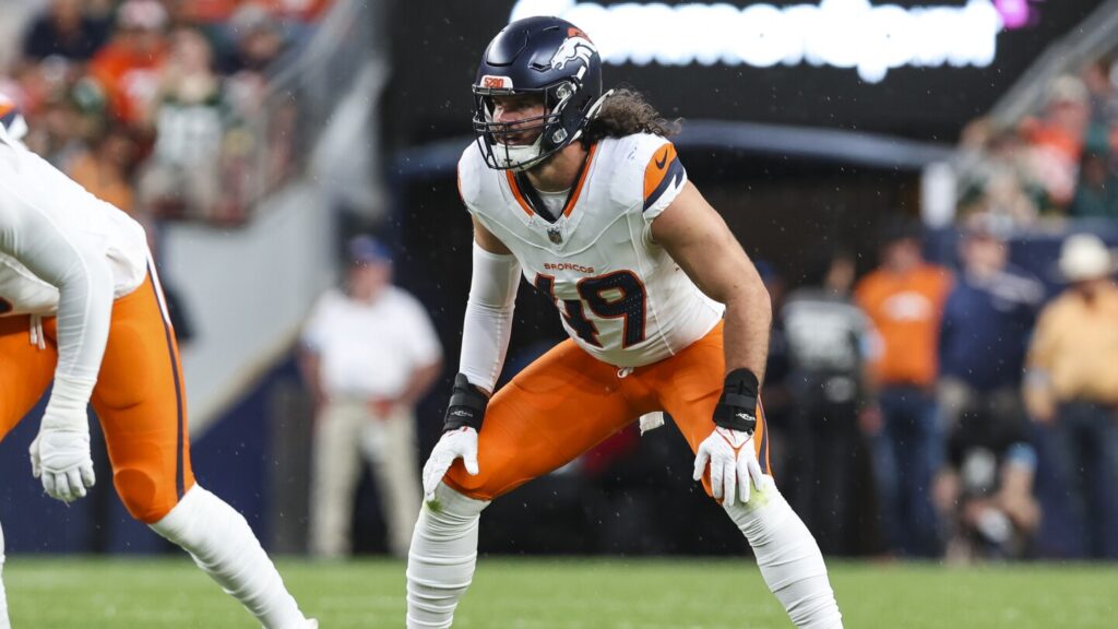 Alex Singleton: It’s crazy not to have goal of being best Broncos defense
