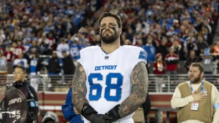 Taylor Decker had shoulder surgery, Lions hope he practices after Hall of Fame game