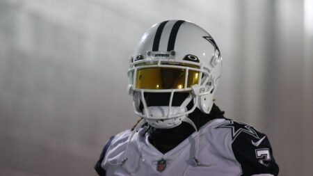 Report: Cowboys dock Trevon Diggs 0,000 for not rehabbing with the team enough