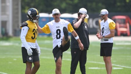 Aaron Rodgers is working out with his wide receivers in Malibu