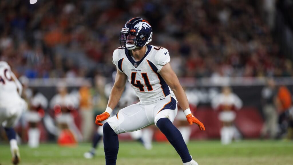 Broncos LB Drew Sanders out for extended time with foot injury