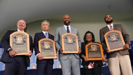 Ichiro Suzuki adds humorous touches to Hall of Fame induction ceremonies