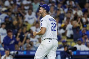 In a battle of 3,000K stars, Clayton Kershaw outduels Max Scherzer in Dodgers’ win