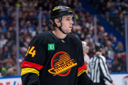 Vancouver Canucks 2025–26 Player Preview: Linus Karlsson