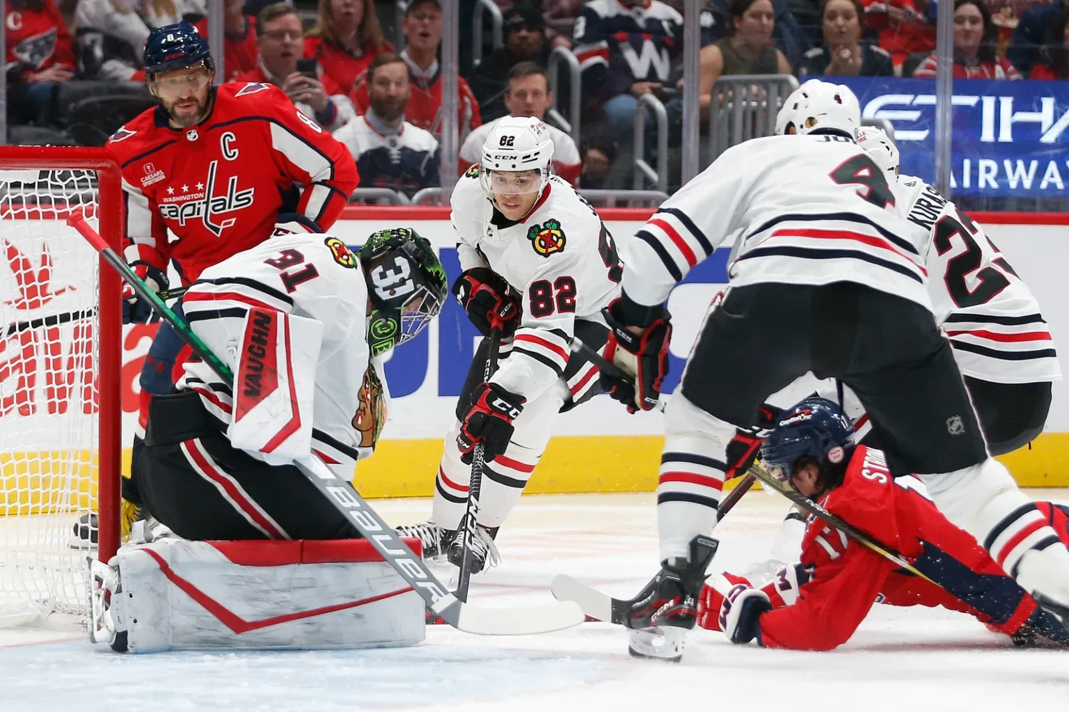 NHL News: Former Blackhawks Goalie Retires