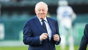 Jerry Jones keeps negotiating directly with players — and the NFL/NFLPA keep letting him