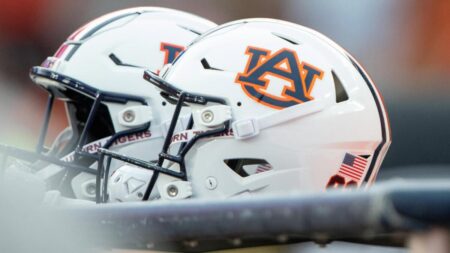 Auburn blue-chip TE Hollis Davidson III suspended from team, faces felony controlled substance charge