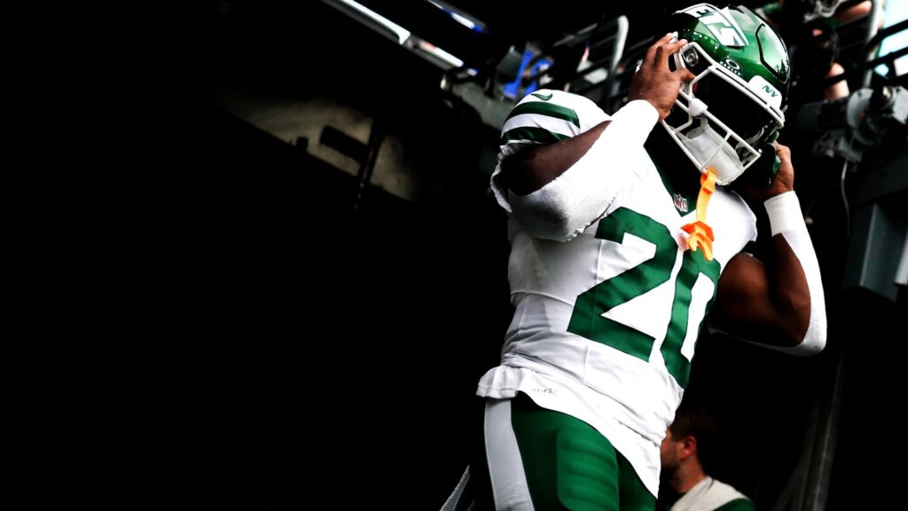 Aaron Glenn: Jets won’t be trading Breece Hall