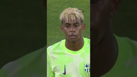 Barca and Mallorca got into it at halftime after this challenge by Raphinha