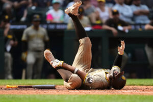 Padres SS Xander Bogaerts reportedly out for rest of regular season after foul ball fractures foot