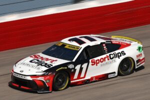 Denny Hamlin earns Southern 500 pole as playoff drivers dominate