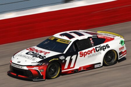 Denny Hamlin earns Southern 500 pole as playoff drivers dominate